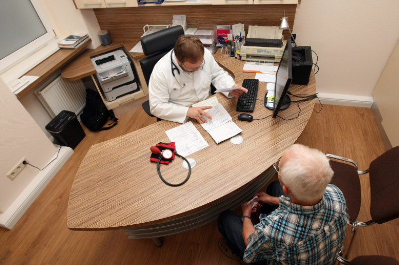 Doctors Seek Higher Fees From Health Insurers