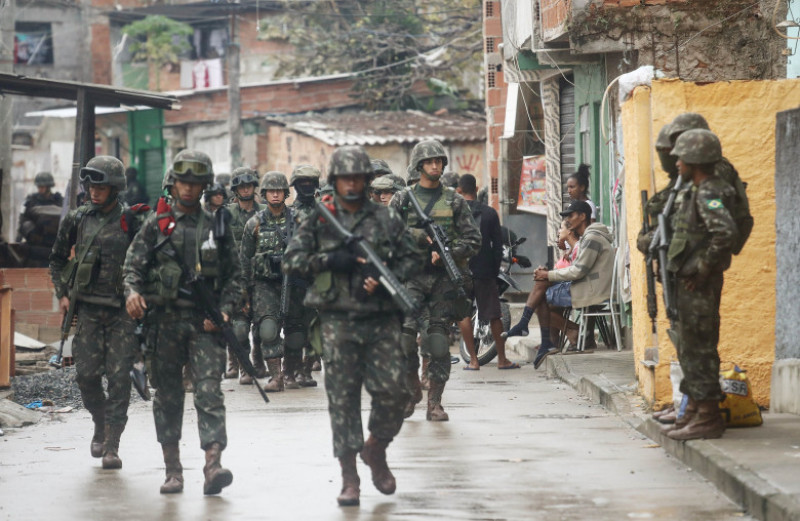 Brazilian Armed Forces Conduct Large Operation Against Rio Favela Gangs
