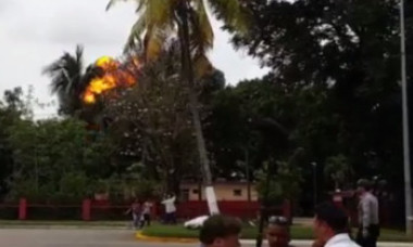 VIDEO. Momentul în care Boeingul 737 prăbușit aseară a explodat. Reacția imediată a martorilor