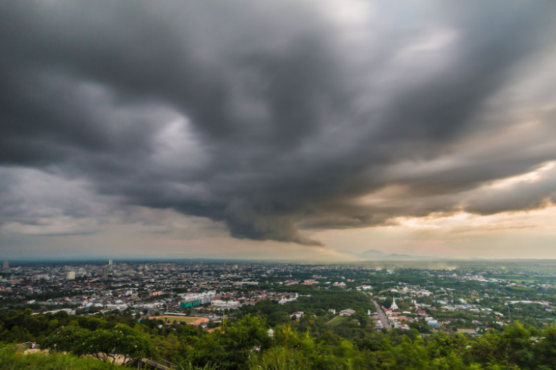 Furtuna Din București Intr O Singură Imagine Fulgere Deasupra