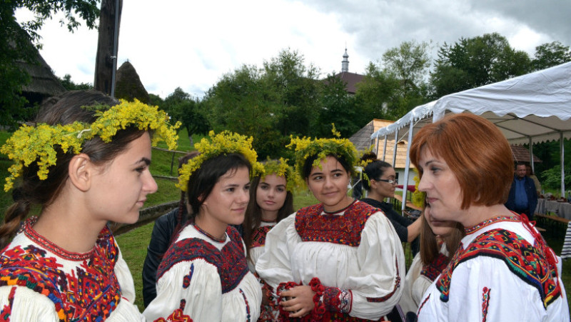 agerpres_11259268 sanziene costum popular ie tara oasului