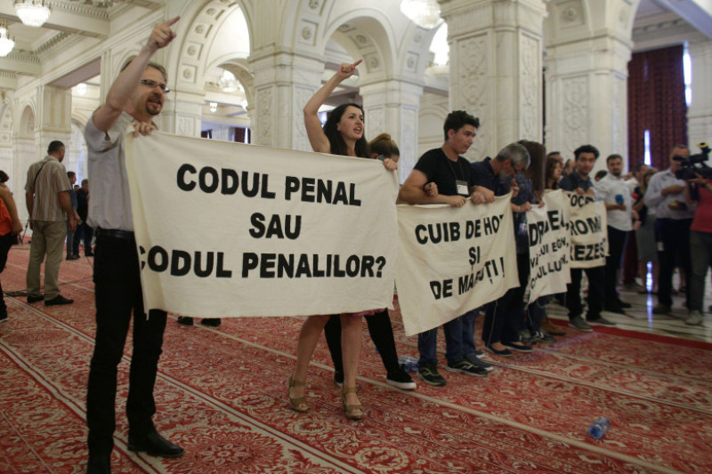 protest rezist parlament dragnea_inquam ganea (2)