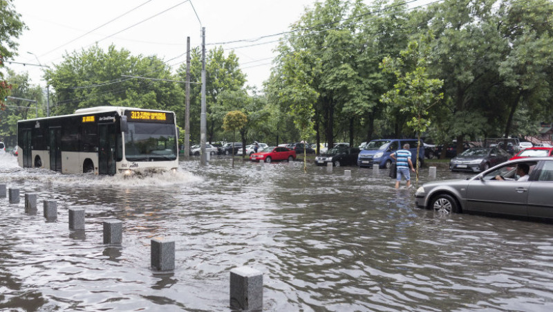 BUCURESTI - INUNDATIE - TINERETULUI