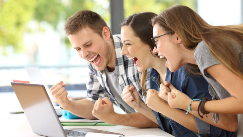 rezultate examene bac bucurie shutterstock_660847900