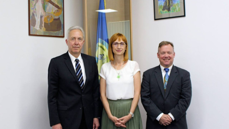 hans klemm anca jurma foto facebook ambasada sua