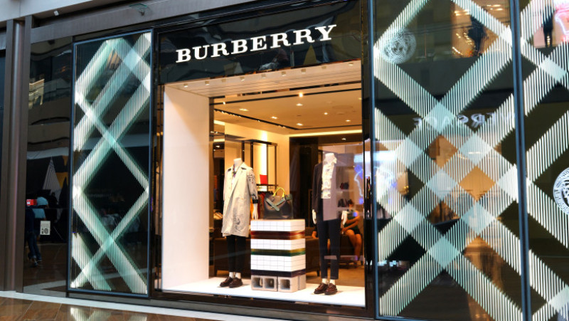 magazin Burberry shutterstock_1092505130