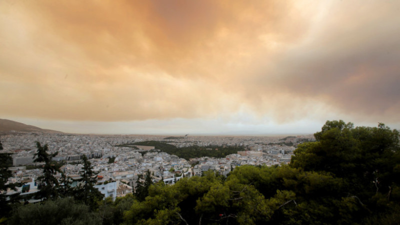 Fire in Geraneia Mountains approaching village in Kineta