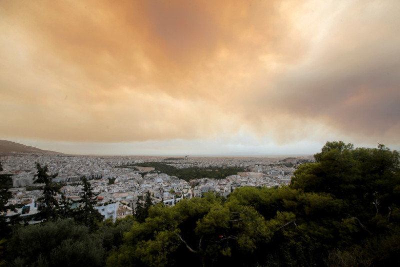 Fire in Geraneia Mountains approaching village in Kineta