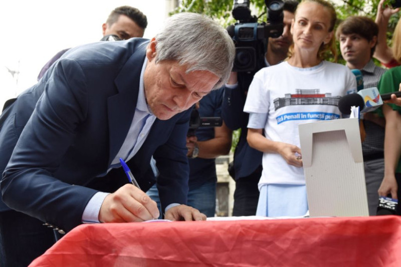 dacian ciolos a semnat initiativa usr_Platforma România 100 (1)