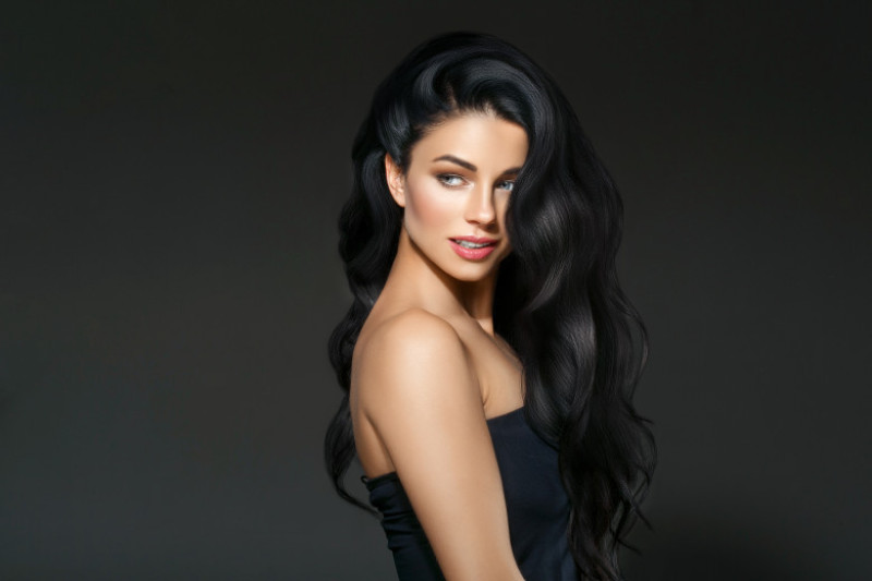 fata tanara model par bogat