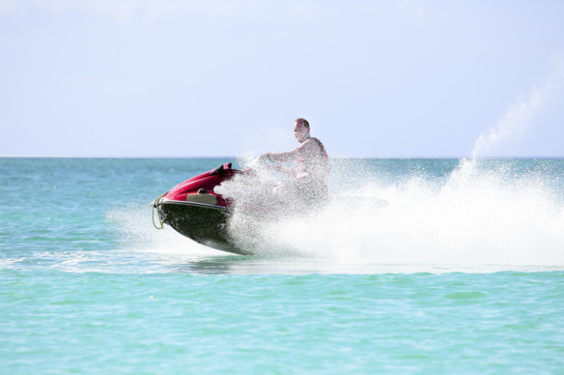 mare skijet_shutterstock_376175950