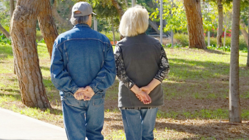 pensionari batrani shutterstock