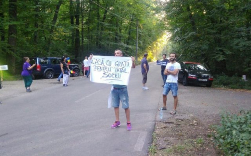 protestatari-palatul-snagov-nunta-stefan-valentin-dragnea-640x400