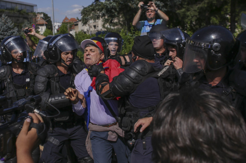 forta jandarmi 20180810_protest bucuresti 10 august_INQUAM_Photos_Octav_Ganea_21