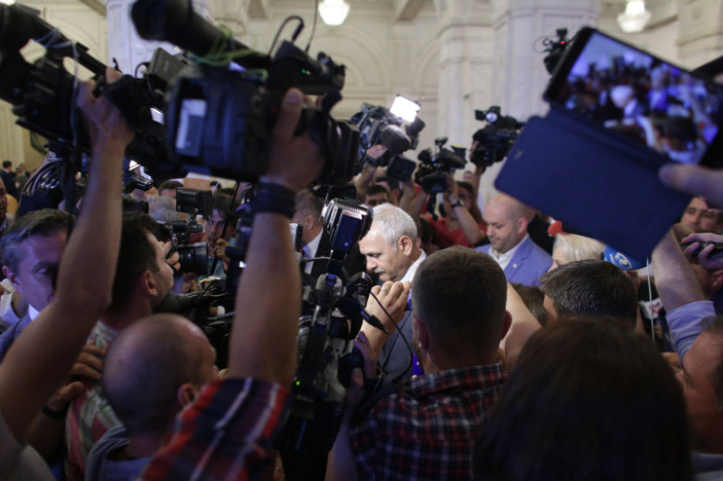 protest rezist parlament dragnea_inquam ganea (3)
