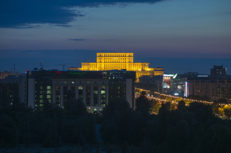 bucuresti romania cer casa poporului parlament vreme meteo seara