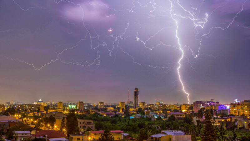 ploaie furtuna nori vreme meteo toamna vara
