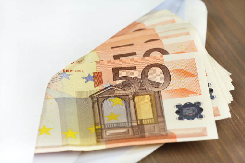 plic cu euro shutterstock_110769713
