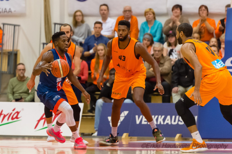 sport baschet Karhu CSM Oradea