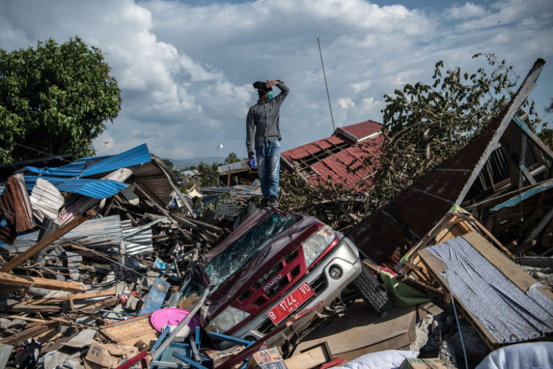 Deadly Earthquake and Tsunami Hits Indonesia's Island of Sulawesi