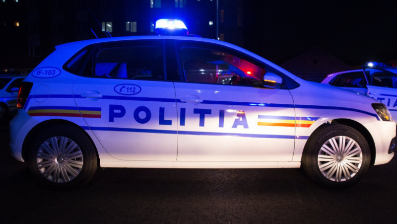 masina politie noaptea generic politiaromana fb