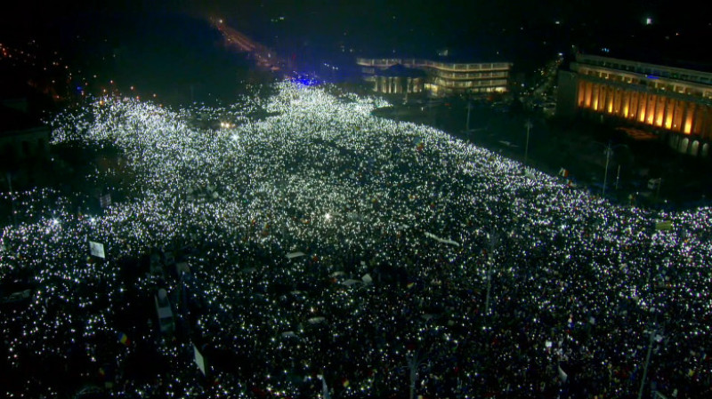foto piata victoriei luminite CAPTURA