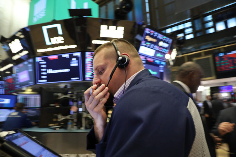Dow Jones Industrials Average Falls Over 200 As Interest Rates Rises