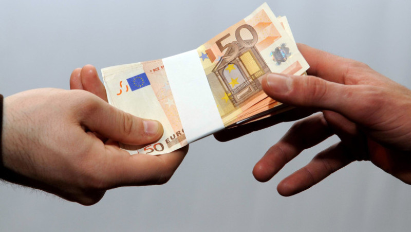 bani euro maini shutterstock_571557040