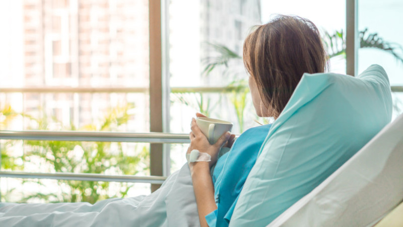 femeie in spital operatie
