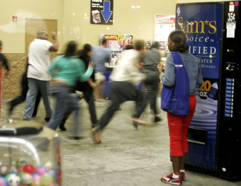 Holiday Shopping Season Gets Underway On "Black Friday"
