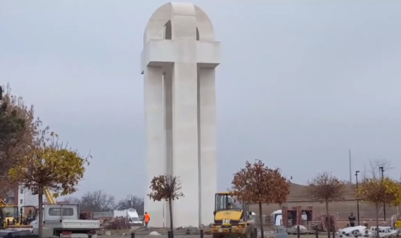 monument alba 1