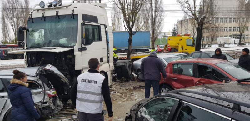 tir intrat in opt masini (5)(1)