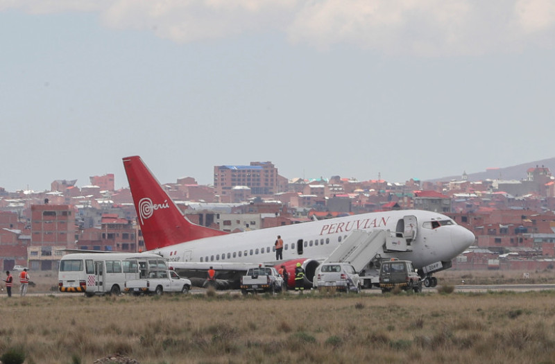 Avion Peruvian Airlines prăbușit pe pistă, în Bolivia