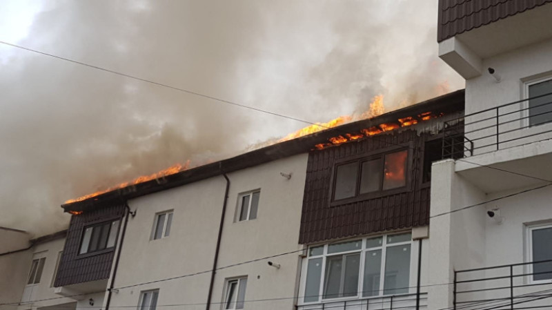 Video Incendiu Puternic La Blocuri Nou Construite In Comuna Chiajna
