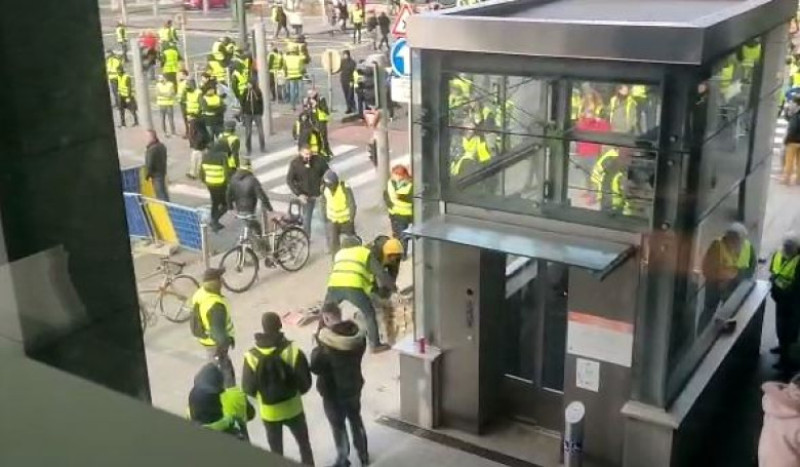 protest-veste-galbene-bruxelles_alin bejenariu