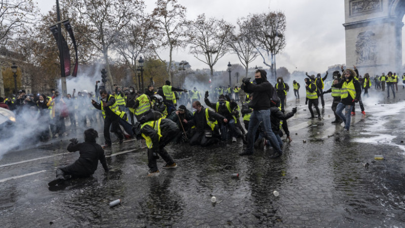France's 'Yellow Vest' Protesters Return to Champs-Elysees