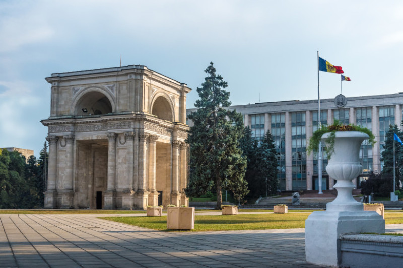 arc-triumf-chisinau-republica-moldova-shutterstock_1159975402