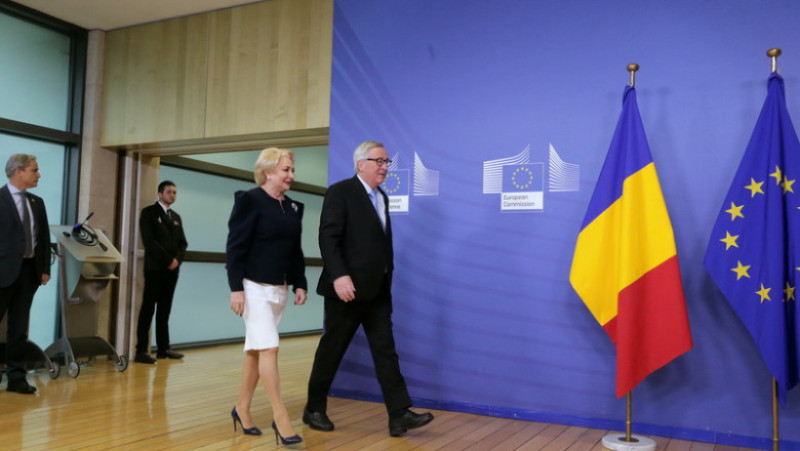 viorica-dancila-jean-claude-juncker-gov (1)