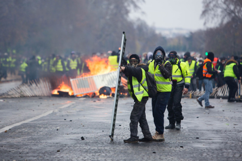 proteste vestele galbene paris violente franta
