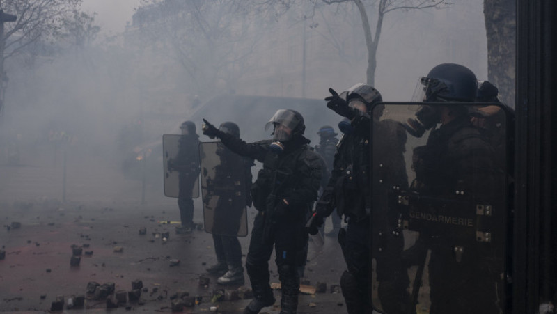 France's 'Yellow Vest' Protesters Return to Champs-Elysees