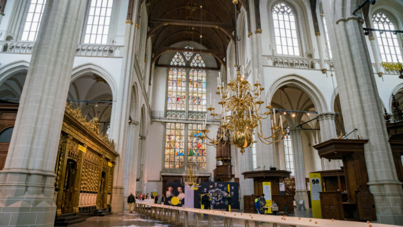 interior-biserica-olanda-shutterstock_1181090884