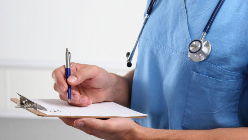 medic scrie shutterstock_435307894