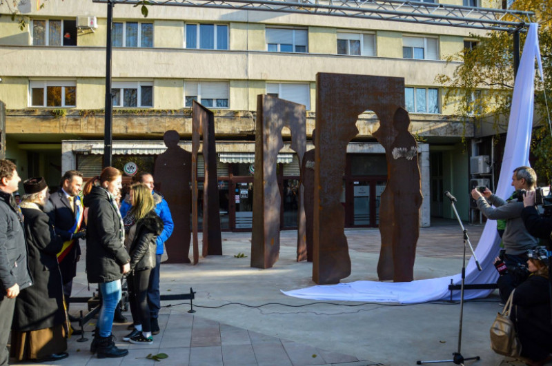 Monument Arad FB