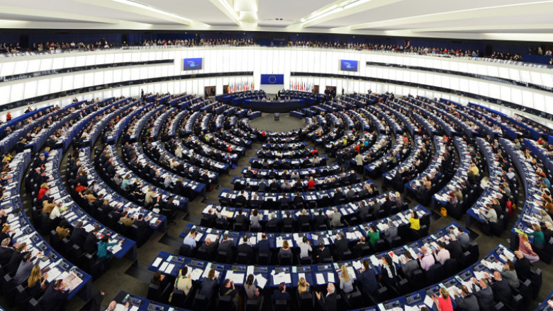 plen parlamentul european_shutterstock_554386300