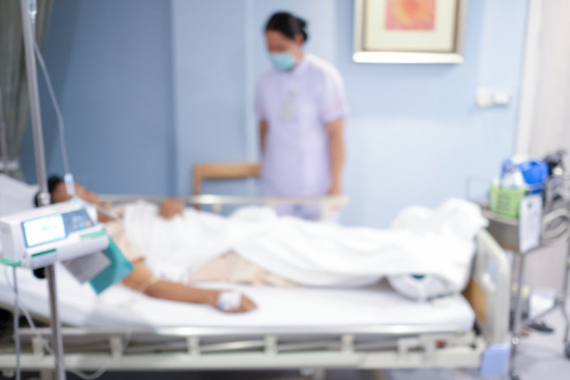 femeie la spital