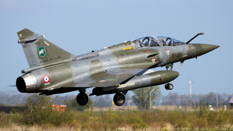 avion de vanatoare mirage 200d franta shutterstock_760233040