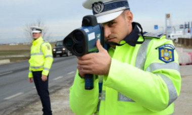 Ce sancțiune a primit șoferul unei ambulanțe care circula cu viteză de la Cluj la Galați. Viteza pe care au înregistrat-o polițiștii
