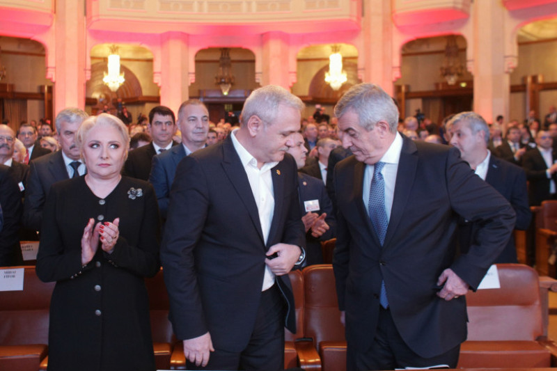 dragnea tariceanu vorbesc dancila sta in picioare langa ei - inquam ganea