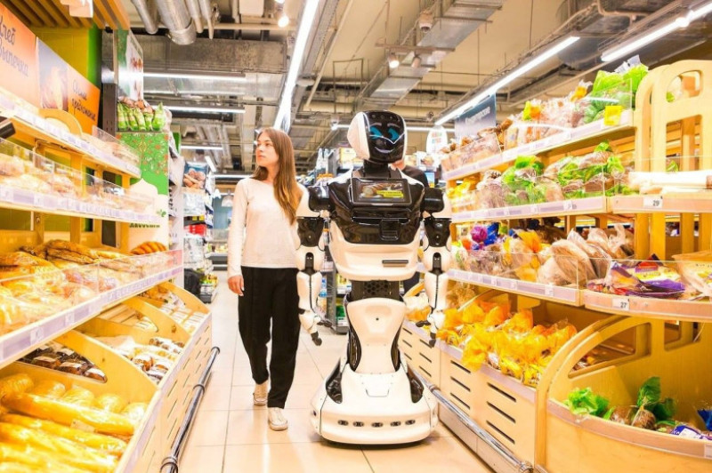 robot asistent cumparaturi