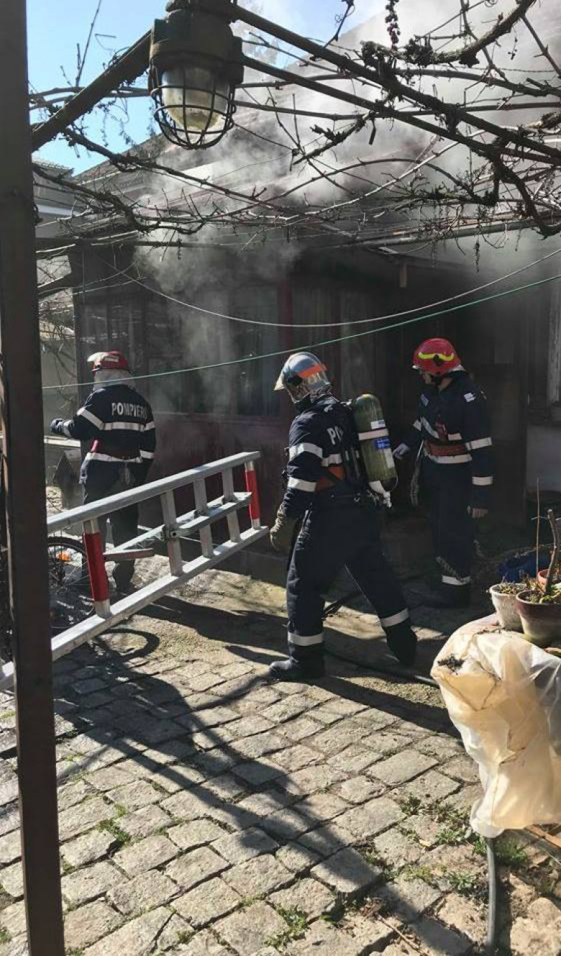 incendiu casa